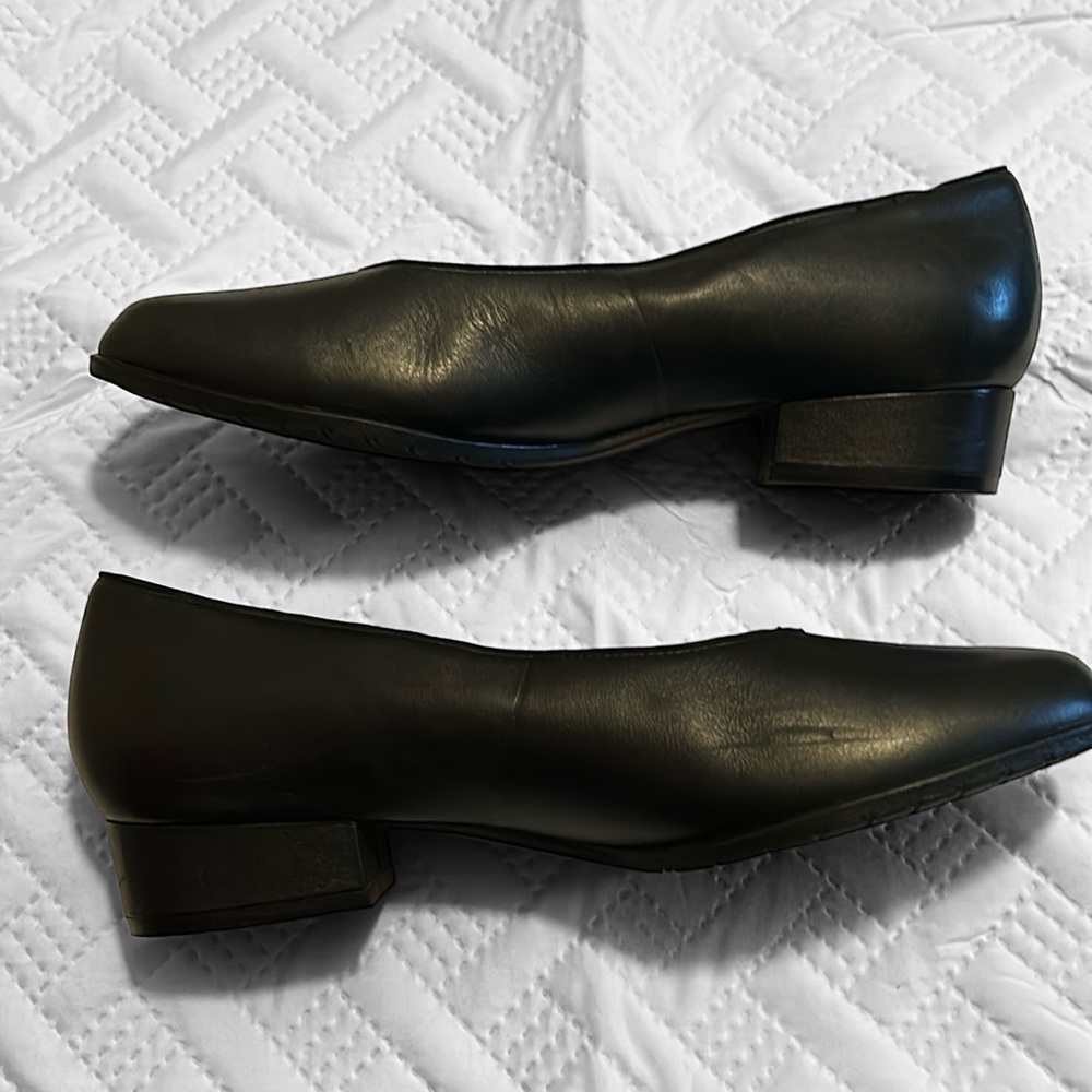 Drew Leather Pump w/ Foot-Saver Outsole - Picture 2 of 15